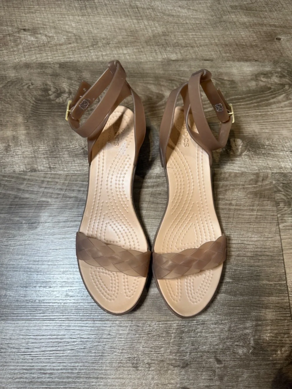 CROCS ISABELLA BLOCK HEEL SANDALS - BEIGE WOMENS SIZE 9 - Picture 5 of 7